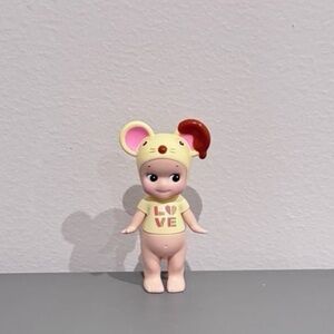 Limited Edition Sonny Angel Valentine 2019 - Chocolate Mouse 4